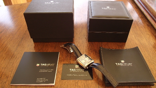 http://imagehost.vendio.com/a/19811809/aview/2010_0416NewWatches0015.JPG