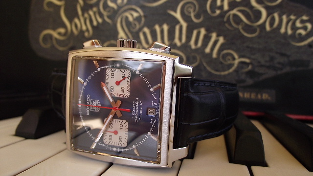 http://imagehost.vendio.com/a/19811809/aview/2010_0416NewWatches0017.JPG
