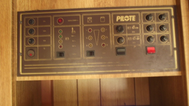http://imagehost.vendio.com/a/19811809/aview/2010_0720PIL0018.JPG