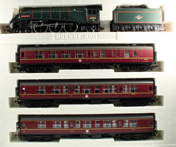 HORNBY R2032 'HEART OF MIDLOTHIAN' LTD ED TRAIN PACK | eBay