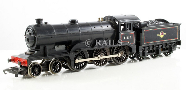 TRIANG OO BR BLACK CLASS B12 4-6-0 LOCOMOTIVE 61572