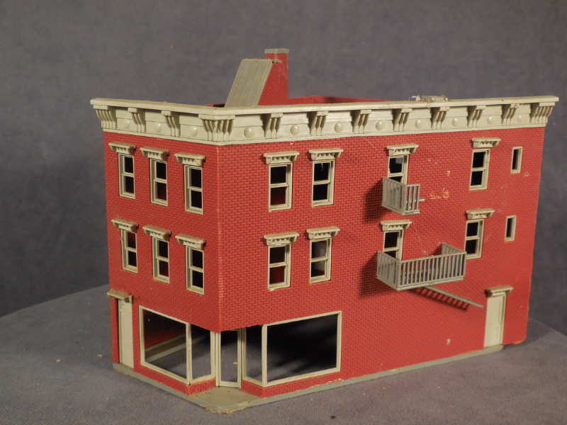 HO Scale Built Model Building ANGULAR BRICK STOREFRONT CITY BUILDING eBay