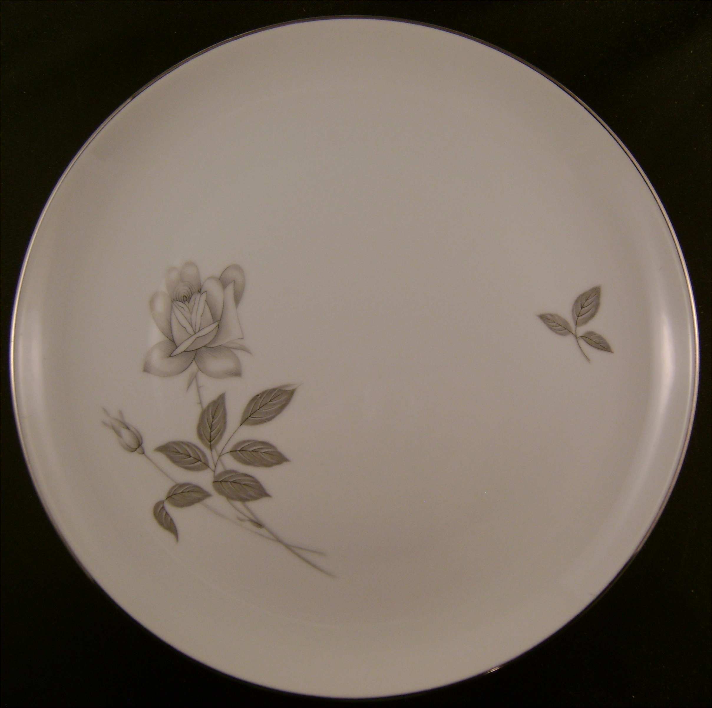 Queens Royal Japan Rosebud Platinum Rose Dinner Plate Silver White Fine