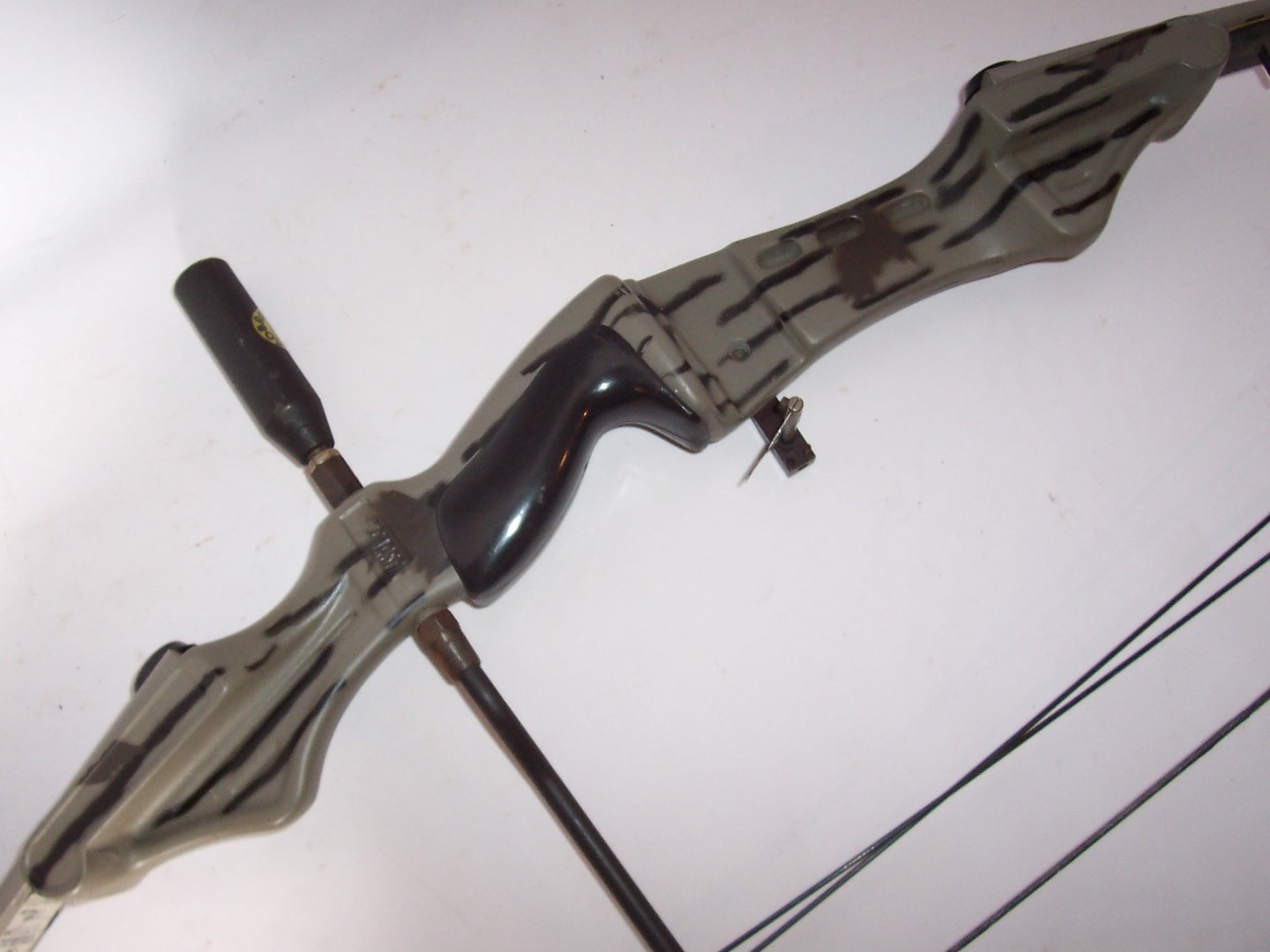 Ben Pearson Apache XL Compound Hunting Bow Right Hand