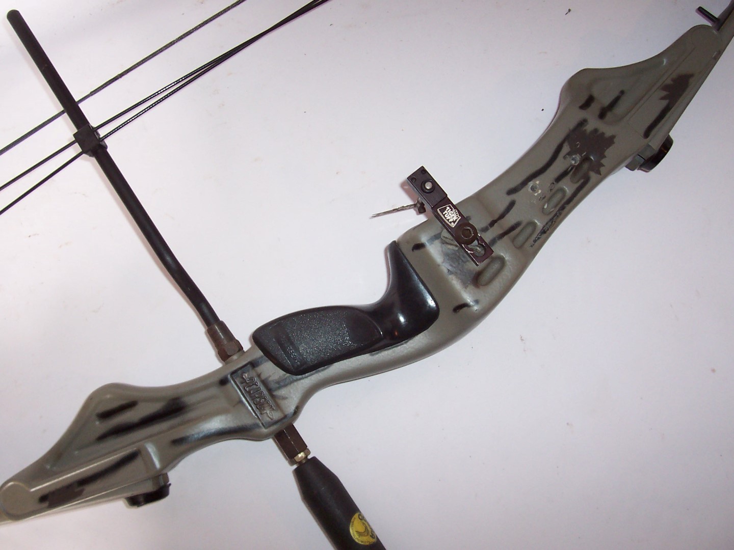 Ben Pearson Apache XL Compound Hunting Bow Right Hand