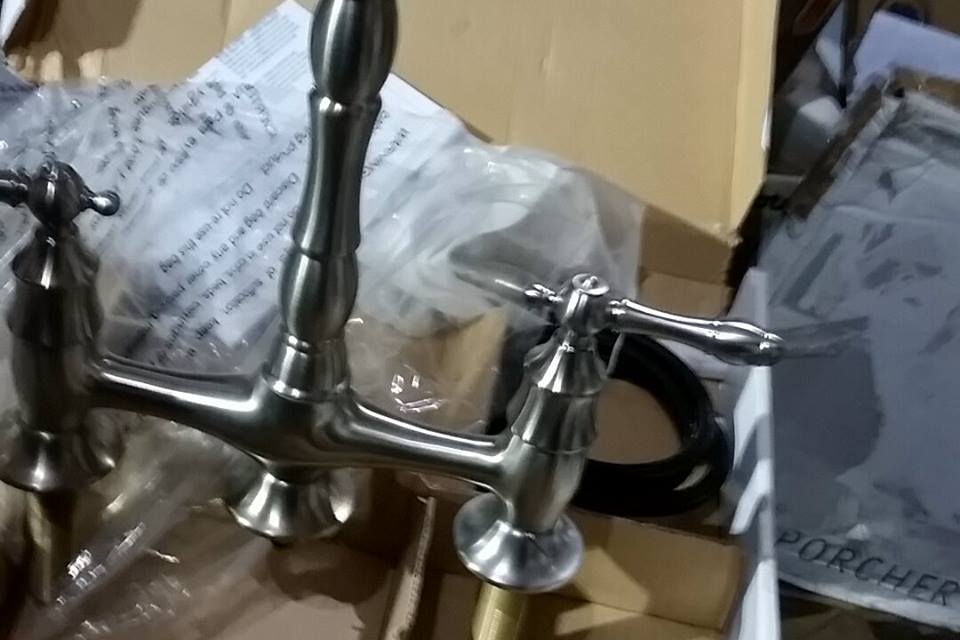 Glacier Bay Lyndhurst Side Sprayer Bridge Kitchen Faucet in Brushed