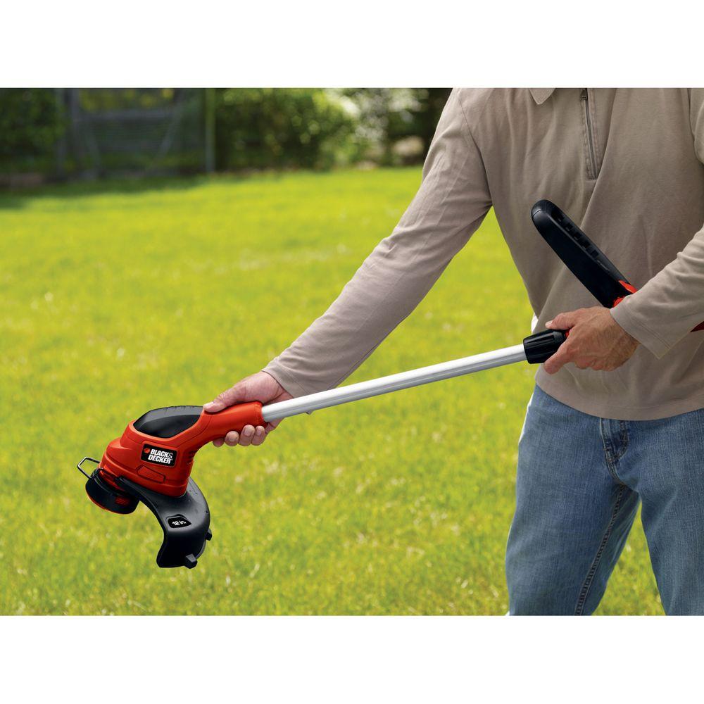 BLACK & DECKER NST2118 18Volt Straight Shaft Cordless String Trimmer