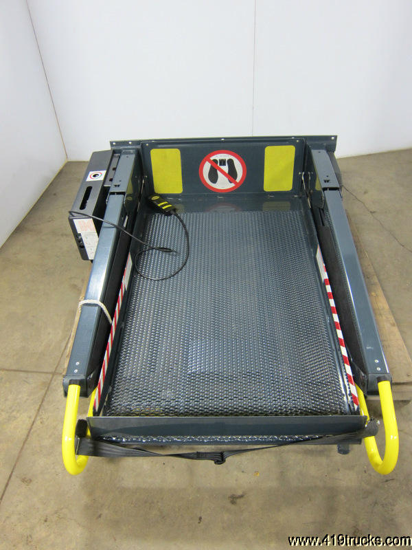 RICON S 5003 S5003 POWER HANDICAP WHEELCHAIR BUS VAN LIFT eBay