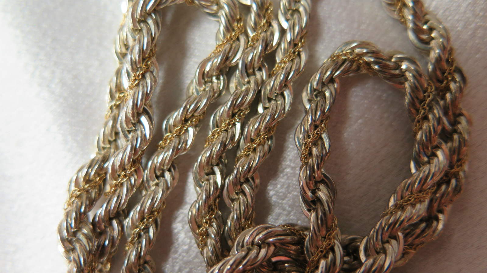 Grundig YB 400 World Receiver FM MW LW S