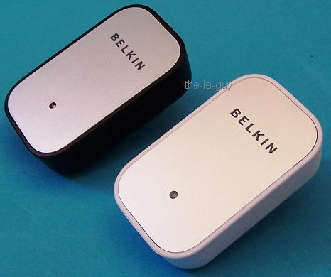http://imagehost.vendio.com/a/3578944/aview/belkin_usb_ac_adpater_1000ma_final_front_white_black.JPG