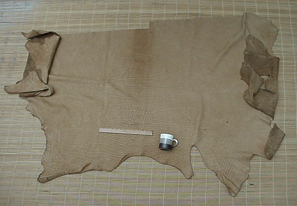 A-1 UPHOLSTERY LEATHER COWHIDE LT SADDLE BROWN 16SF 546