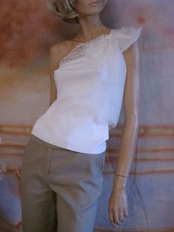$1470 VALENTINO Ivory Lace One Shoulder Sweater Top S