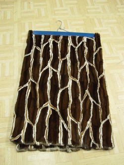 BRAND NEW SH. BEAVER PAW FUR PLATE, BLANKET, THROW