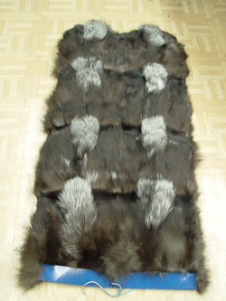 BRAND NEW FOX PAW FUR PLATE, BLANKET, THROW