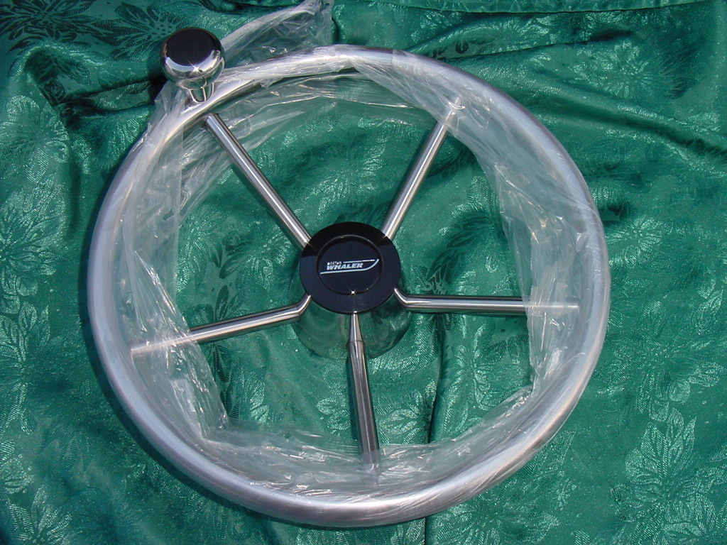 BOSTON WHALER DESTROYER TURN KNOB STAINLESS STEEL STEERING WHEEL 131/2