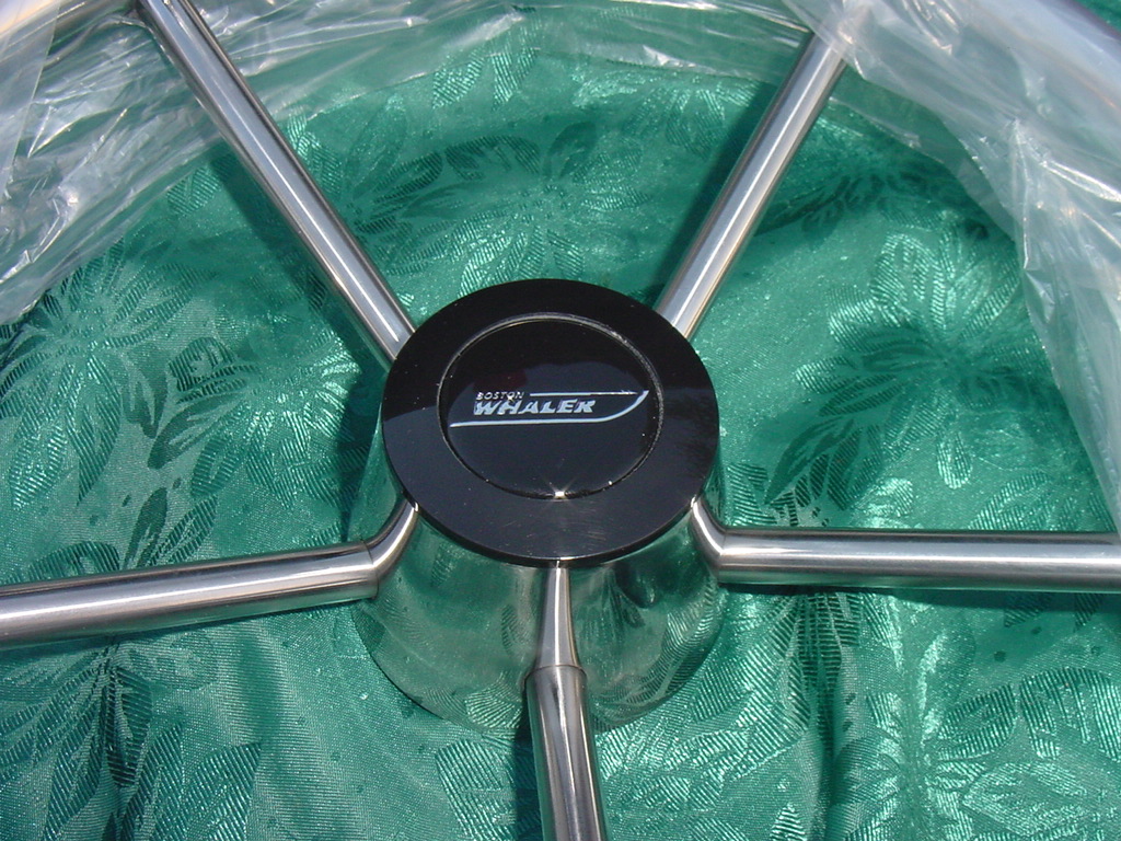 BOSTON WHALER DESTROYER TURN KNOB STAINLESS STEEL STEERING WHEEL 131/2