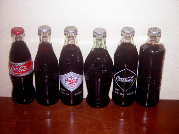 http://imagehost.vendio.com/a/35018433/amotophotoalbum/Coca-Cola_3.jpg