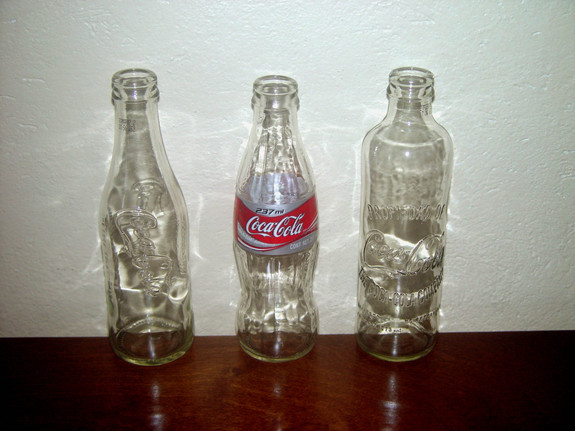 http://imagehost.vendio.com/a/35018433/amotophotoalbum/Coca-Cola_5.jpg