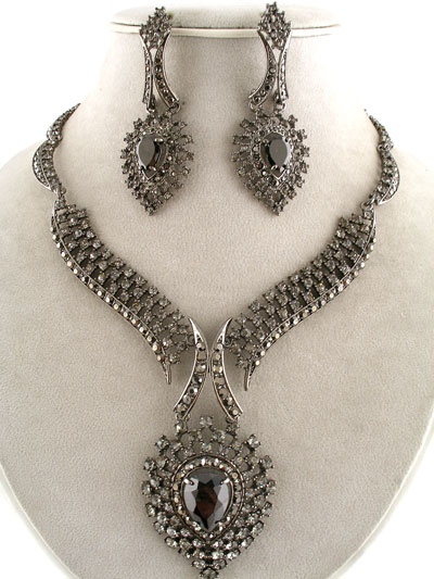 Necklace set