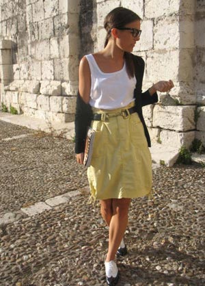 http://imagehost.vendio.com/preview/a/35064000/aview/reb_yellow_skirt.jpg