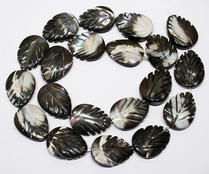 15x20mmWhiteBlackPearlLeavesBeads16.jpg picture by wanglijuan1122