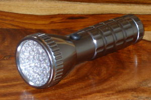 32 LED ALUMINUM ARMY SWAT TORCH SUPER BRIGHT LEDS 3 AAA