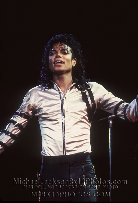 MICHAEL JACKSON  BAD TOUR MJONSTAGE (3) RARE 8x10 PHOTOS