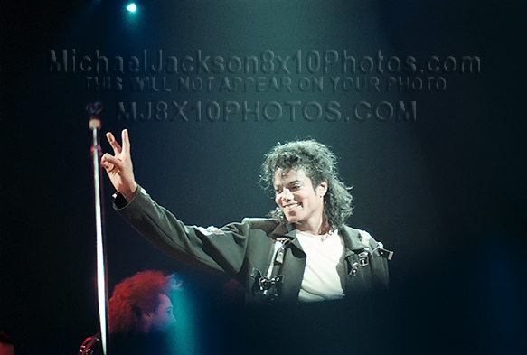 MICHAEL JACKSON BAD TOUR PEACE (1) RARE 8x10 PHOTO