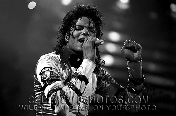 MICHAEL JACKSON  BAD TOUR STAGE (3) RARE 8x10 PHOTOS