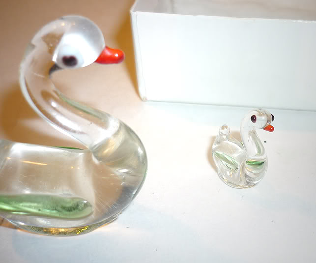 LotofSmallGlassSwans5.jpg picture by spikes_goods