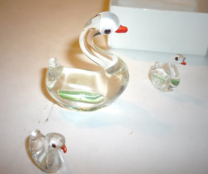 LotofSmallGlassSwans6.jpg picture by spikes_goods