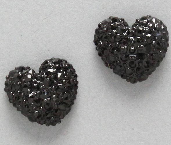 http://imagehost.vendio.com/preview/a/35111061/aview/black_252520heart_252520earrings.jpg