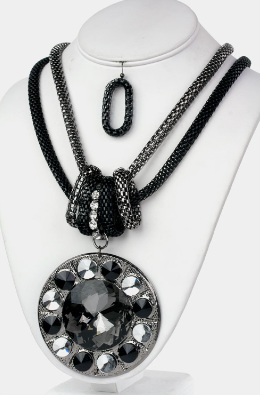 http://imagehost.vendio.com/preview/a/35111061/aview/blk_crystal_neck.jpg