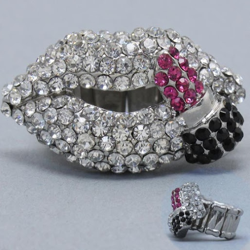 http://imagehost.vendio.com/preview/a/35111061/aview/lips_ring.jpg