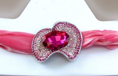 http://imagehost.vendio.com/preview/a/35111061/aview/pink_20crystal.jpg