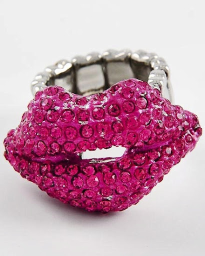 http://imagehost.vendio.com/preview/a/35111061/aview/pink_2520lip_2520ring.jpg