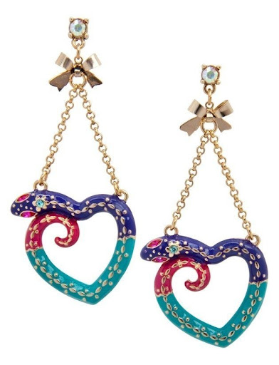 http://imagehost.vendio.com/preview/a/35111061/aview/snake_252520heart_252520earrings.jpg