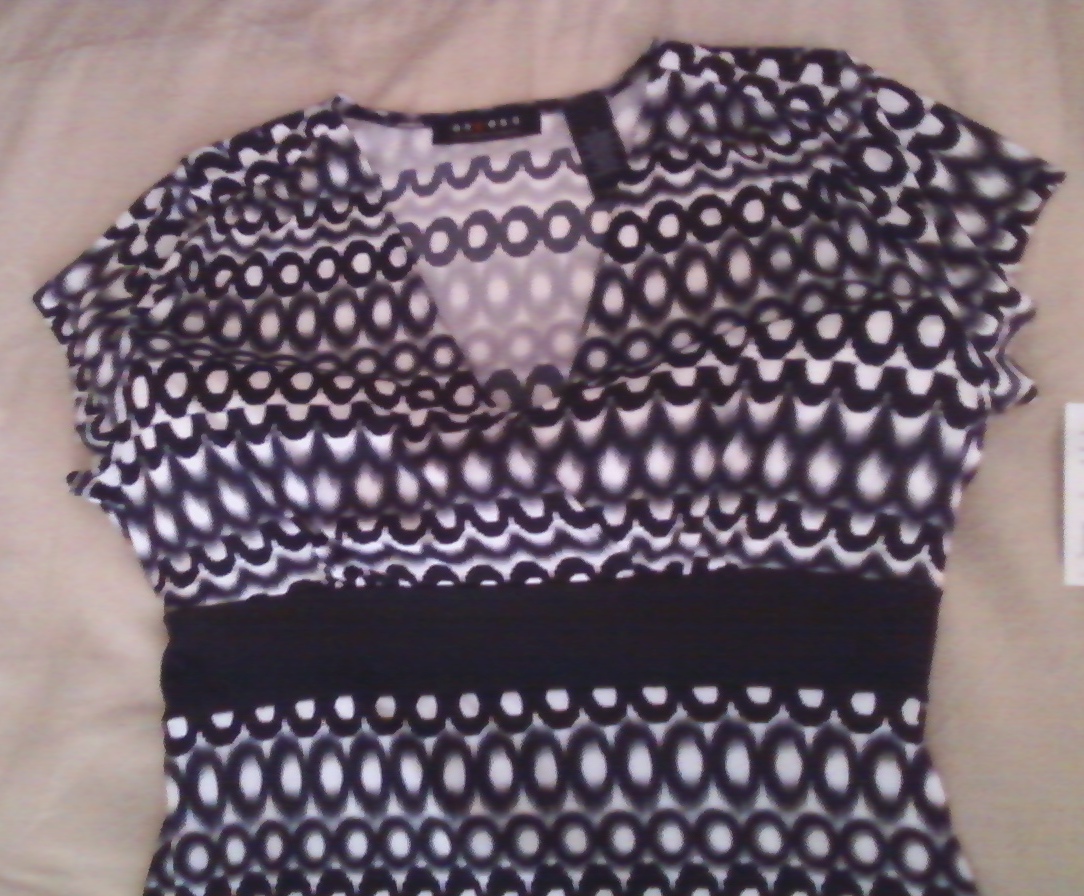 Axcess (a Liz Clairborne company) Black/White Empire Waist Knee Length Dress - Size M - NWT