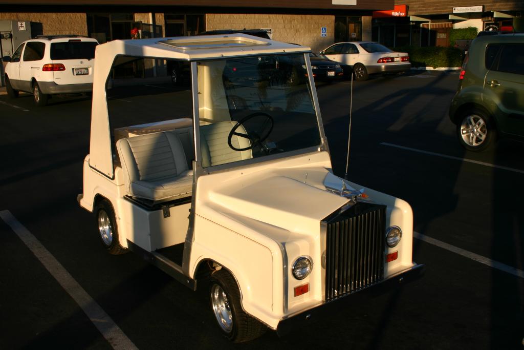 Custom Rolls Royce Royal Ride Golf Cart Electric White Alloy Rims Nice