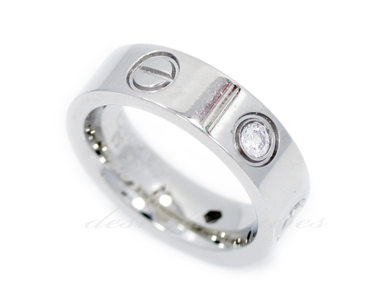 http://imagehost.vendio.com/a/35146771/amotophotoalbum/RNCT2571lovesilver_01.jpg
