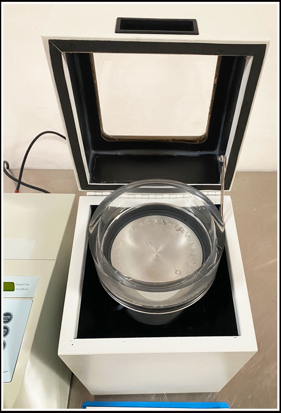 Misonix Sonicator Cell Disruptor Dismembrator 3000