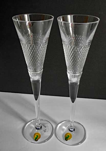 champagne flutes with diamonds