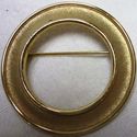 Beautiful Vintage Trifary Brooch Pin Gold Round Sh