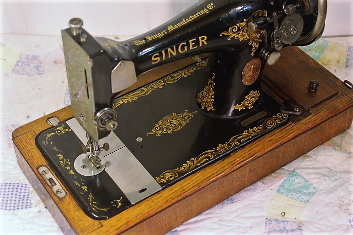 1913*SINGER HAND CRANK SEWING MACHINE*MODEL 128*SEWS VG | eBay