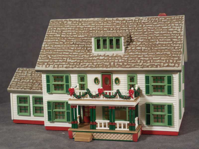 HO Scale BUILT Model Building NEW ENGLAND STYLE HOUSE w/Christmas ...