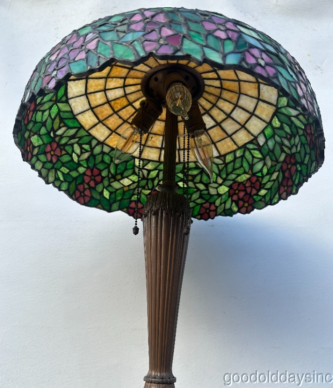 Beautiful Stained Leaded Glass Periwinkle Flower Lamp - Arts Crafts Handel Era