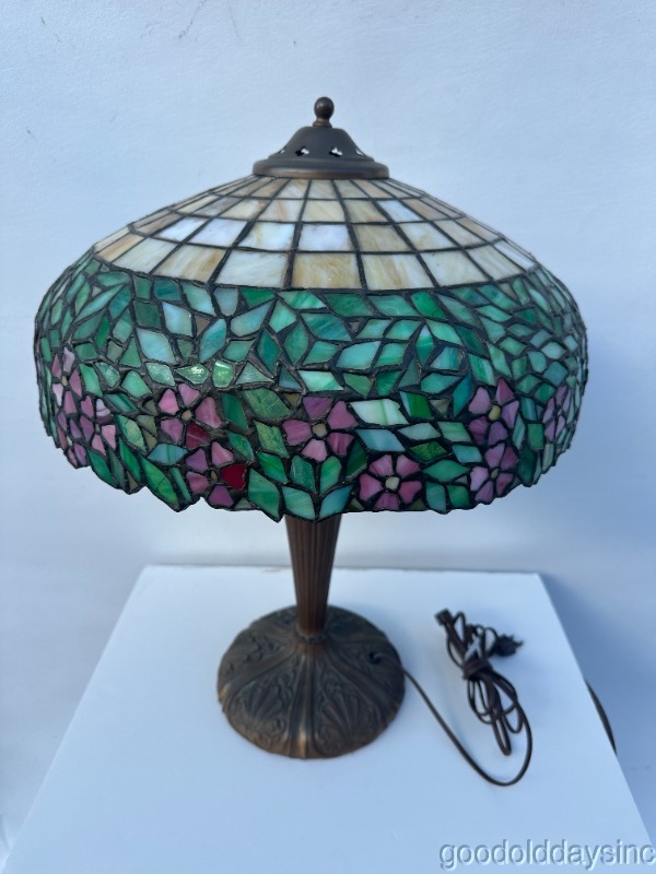 Beautiful Stained Leaded Glass Periwinkle Flower Lamp - Arts Crafts Handel Era