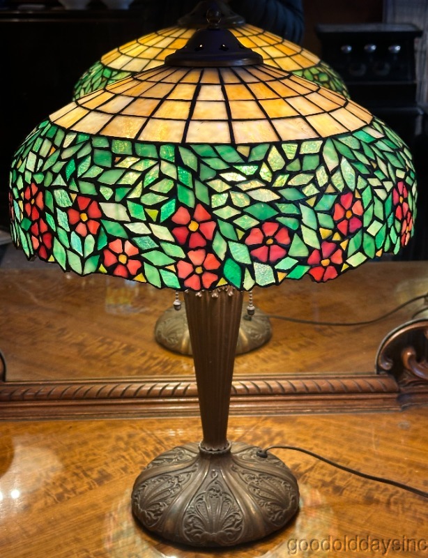 Beautiful Stained Leaded Glass Periwinkle Flower Lamp - Arts Crafts Handel Era