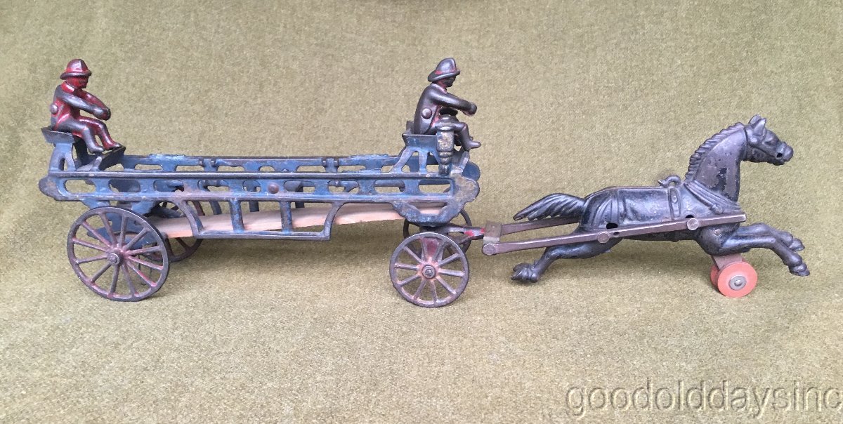 Large Antique Cast Iron Toy Fire Truck Horse Drawn Wagon Arcade Hubley