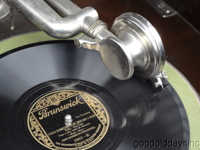1920s Brunswick Console Phonograph Record Player - Plays Great 